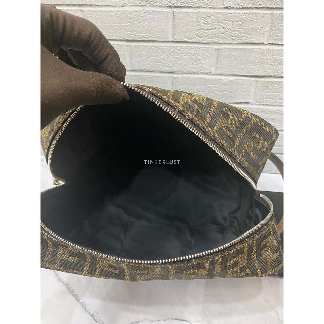 【関税&送料込】Fendi Beauty Case セレリア フェンディ シエスタ スモール カーフレザー ブラック
